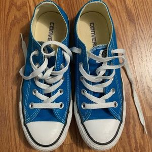Converse (Size 6 women)